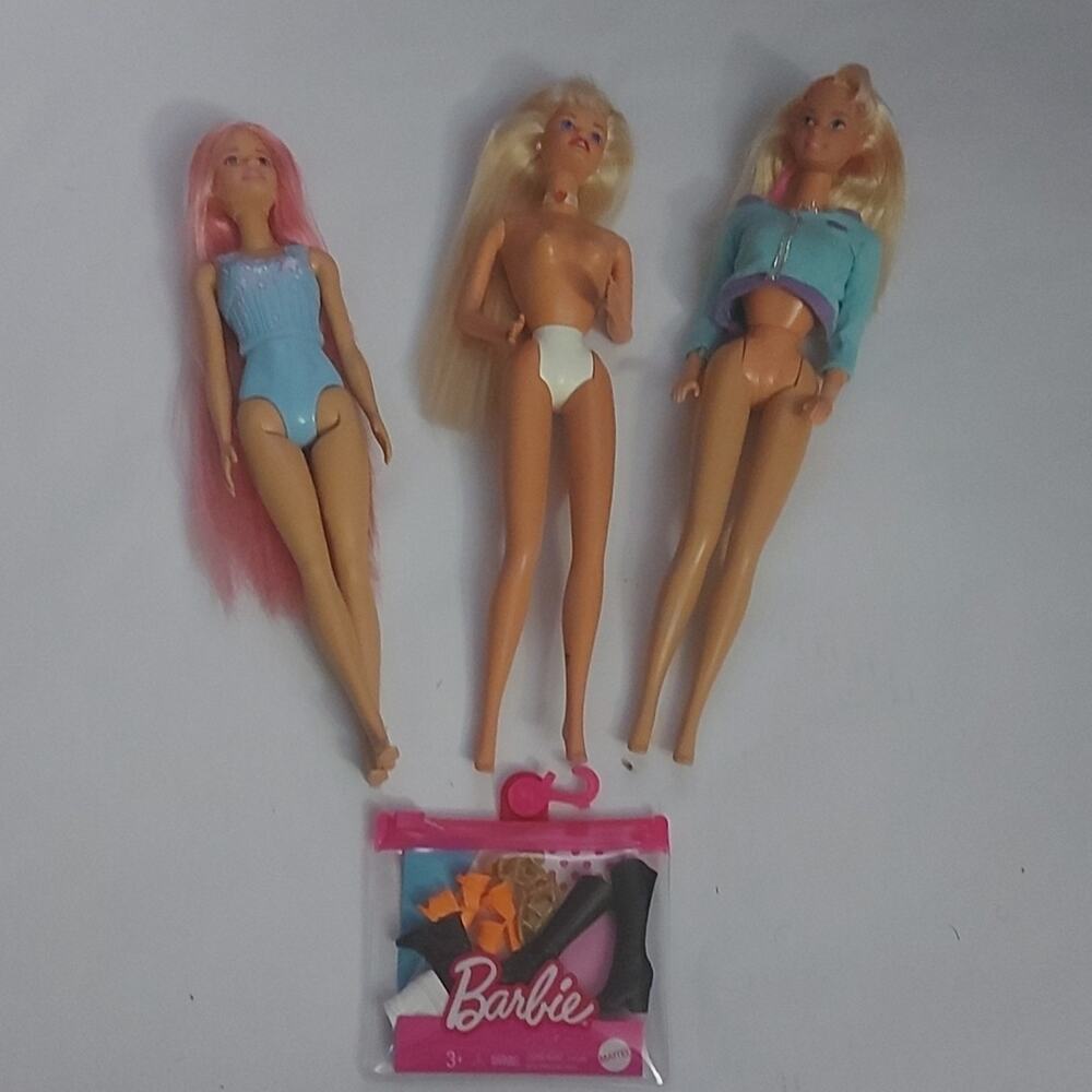 Barbie Three Doll Bundle plus Accessories Mattel Christmas Gifts Holiday 80s